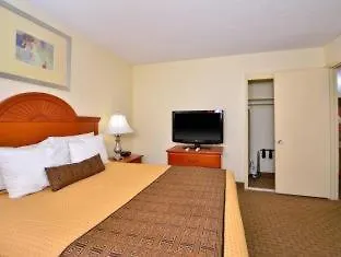 Best Western Plus Holiday Sands Inn&Suites Norfolk 3*,  États-Unis