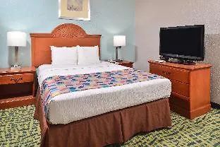Best Western Plus Holiday Sands Inn&Suites Norfolk 3*,  États-Unis