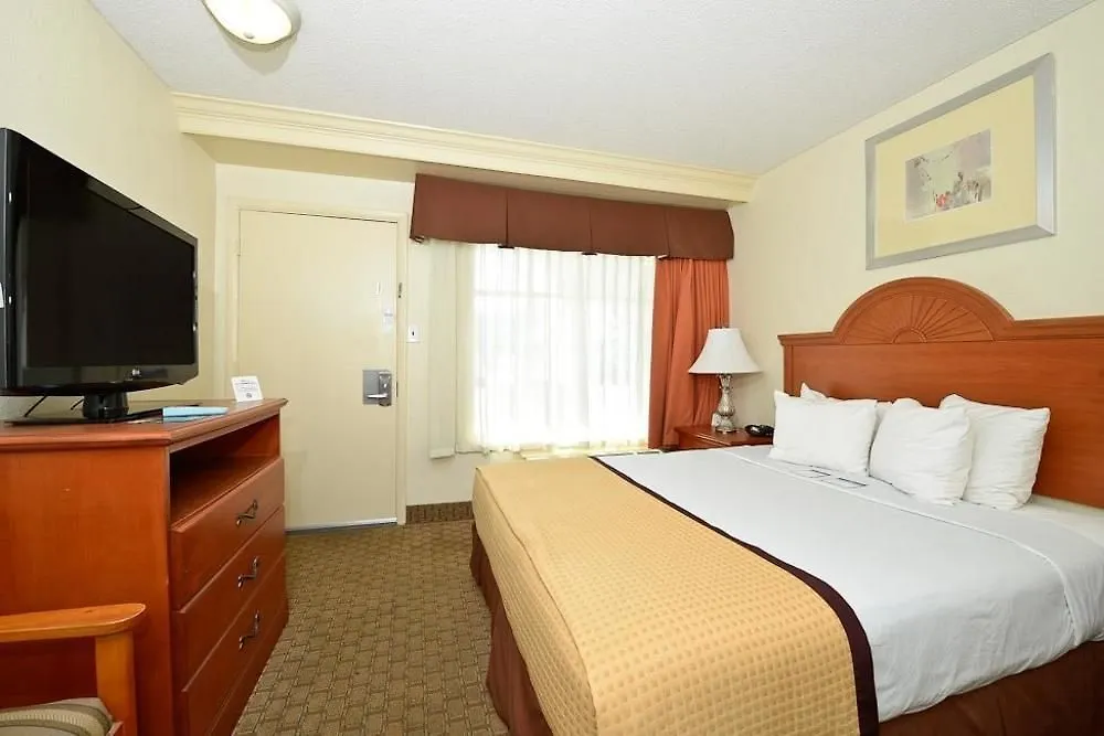 Best Western Plus Holiday Sands Inn&Suites Norfolk Hotel