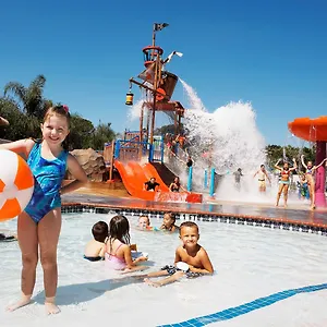 Howard Johnson By Wyndham & Water Playground Hotel Anaheim