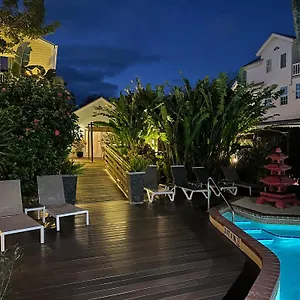 douglas-house.hotels-in-key-west.com/