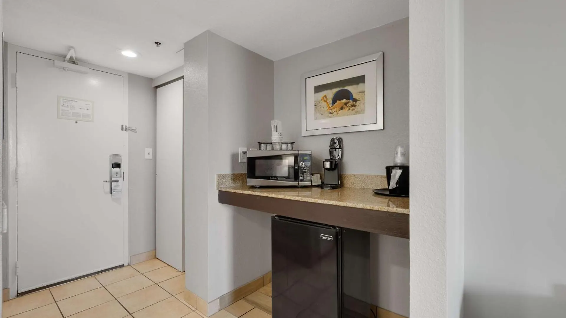 Best Western Plus Holiday Sands Inn & Suites Norfolk