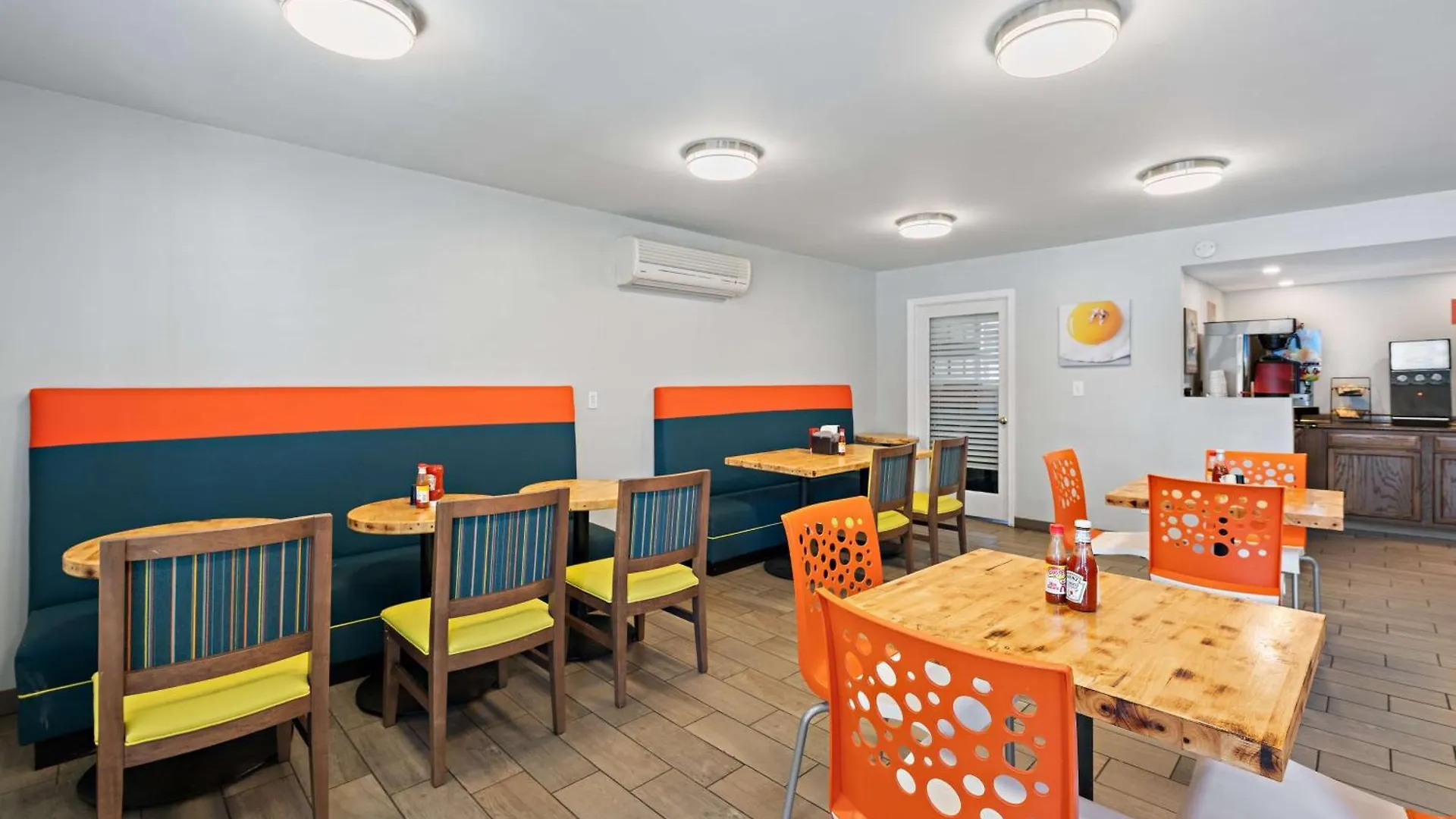 Best Western Plus Holiday Sands Inn & Suites Norfolk 3*,  United States