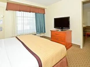 Best Western Plus Holiday Sands Inn & Suites Norfolk