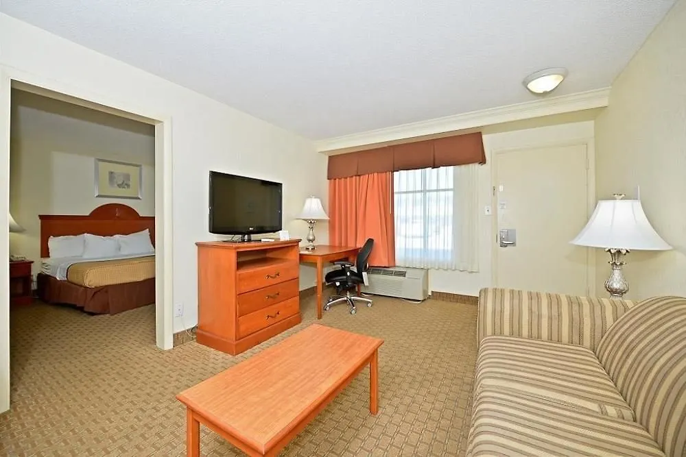 Best Western Plus Holiday Sands Inn & Suites Norfolk