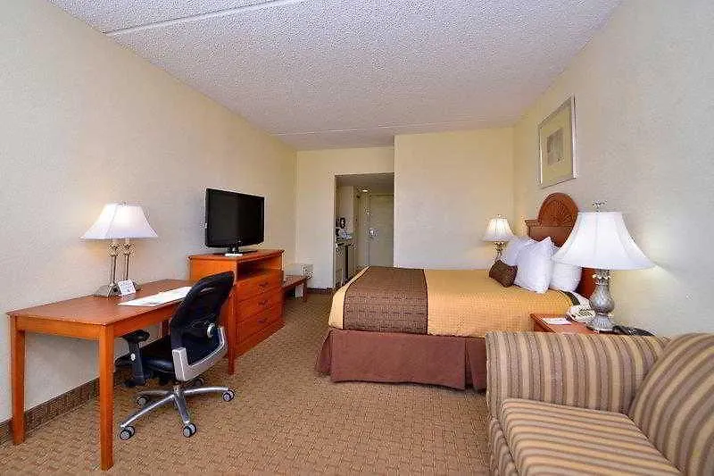 Best Western Plus Holiday Sands Inn & Suites Norfolk 3*,  United States